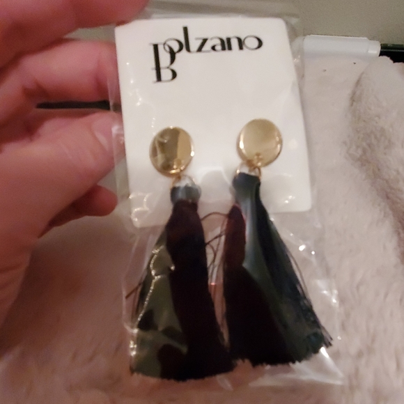 FINAL MARKDOWN Bolzano Sunglasses/Fringe Earrings - Picture 3 of 5